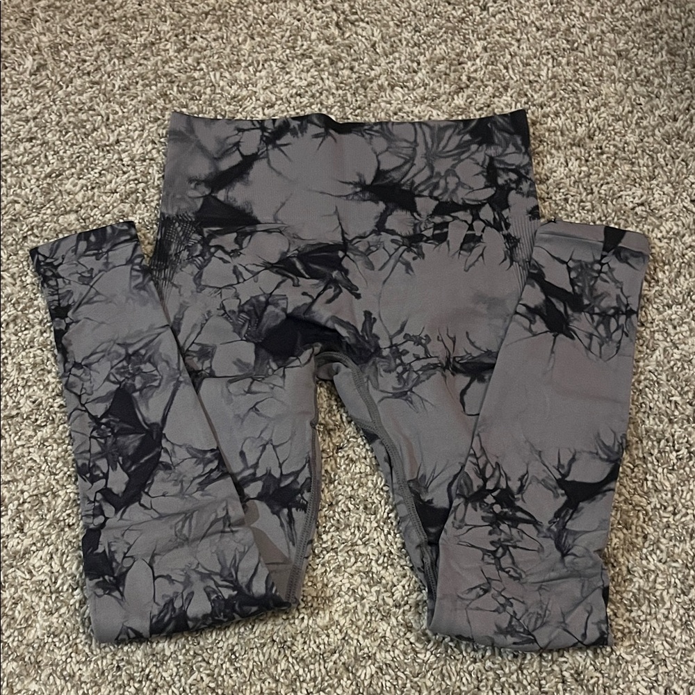 High-Waist Grey Marble Print Leggings